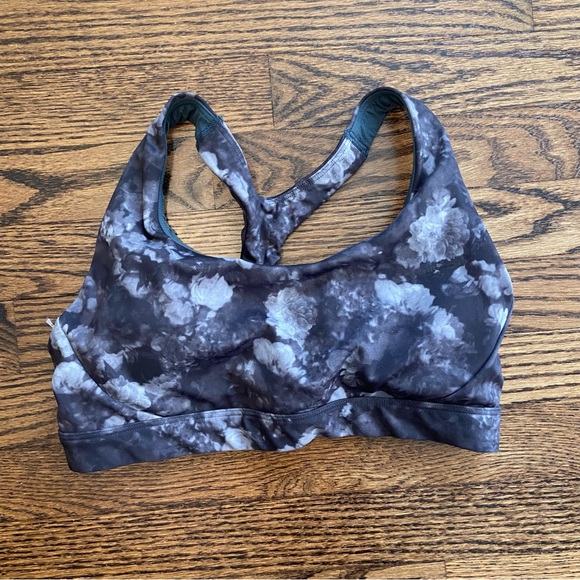 Athleta Ultimate Sports bra - Picture 2 of 4